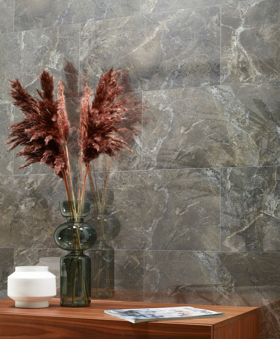 Display of Dumawall Gloss Sambro